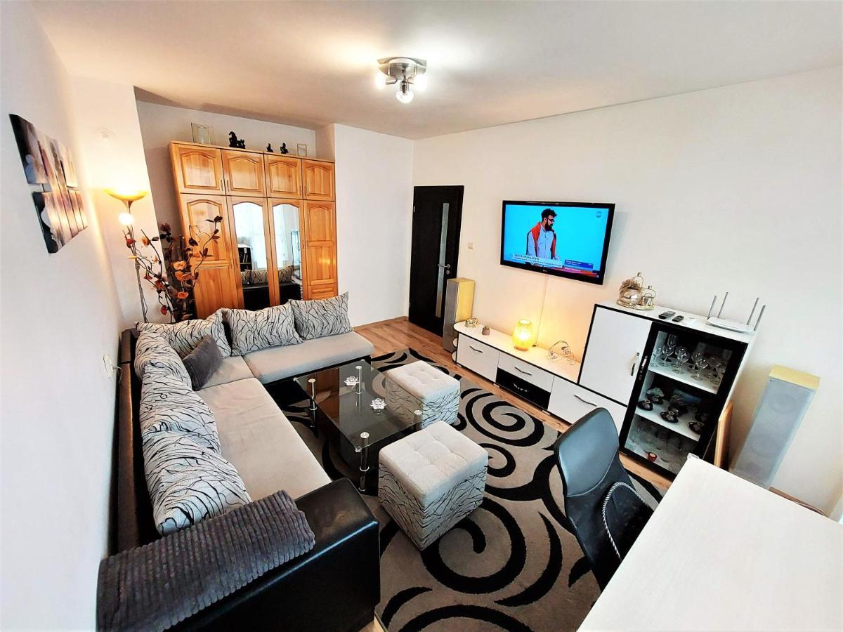 3 Rooms Apartment, Top Center, 1St Floor, Aubg, Free Parking, Pc I5 Ssd, 3 Led Tvs 200 Channels, Wifi, Terrace, Easy-Late Check-In, Stay Before Greece Blagoevgrad Esterno foto