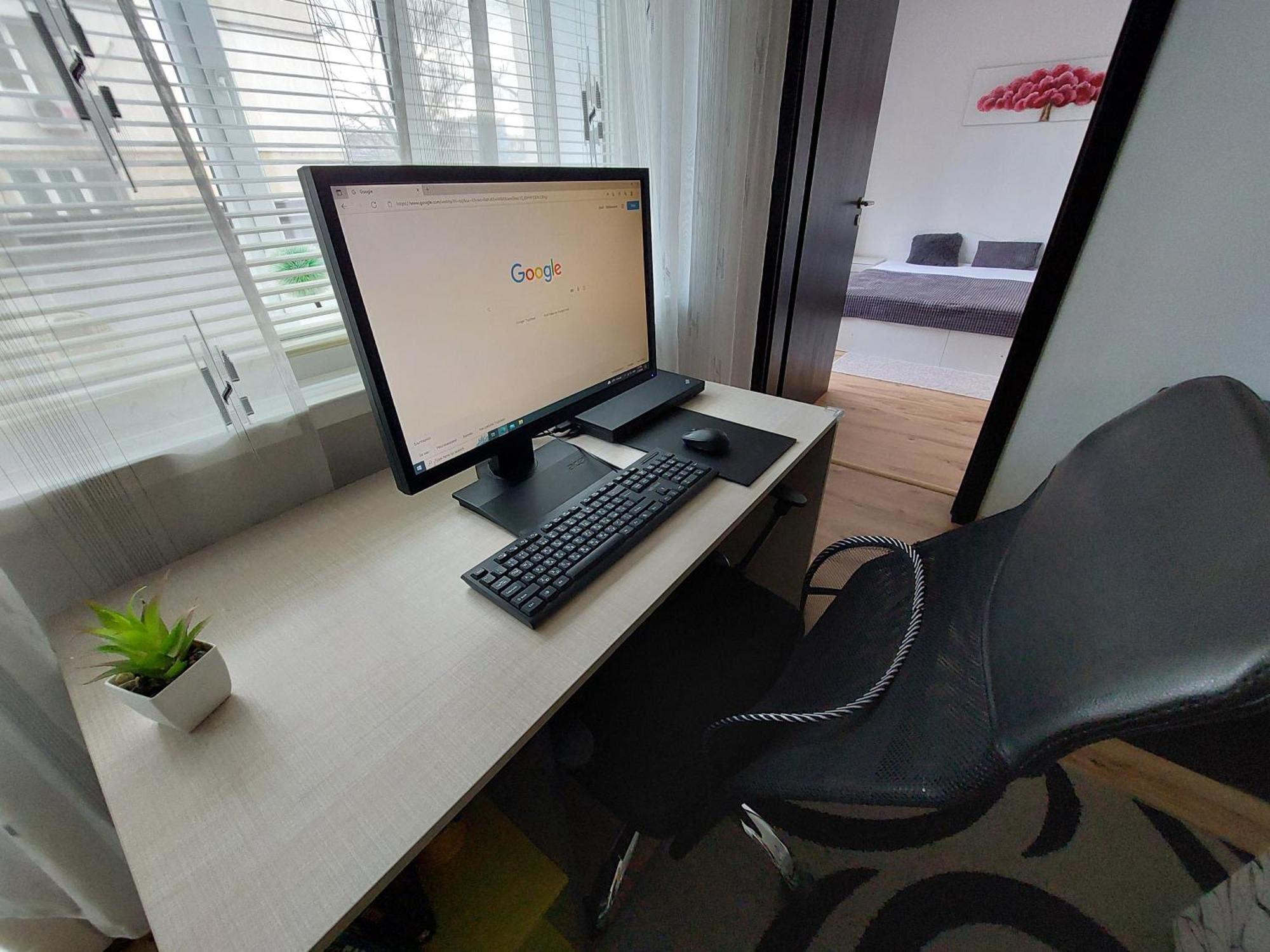 3 Rooms Apartment, Top Center, 1St Floor, Aubg, Free Parking, Pc I5 Ssd, 3 Led Tvs 200 Channels, Wifi, Terrace, Easy-Late Check-In, Stay Before Greece Blagoevgrad Esterno foto