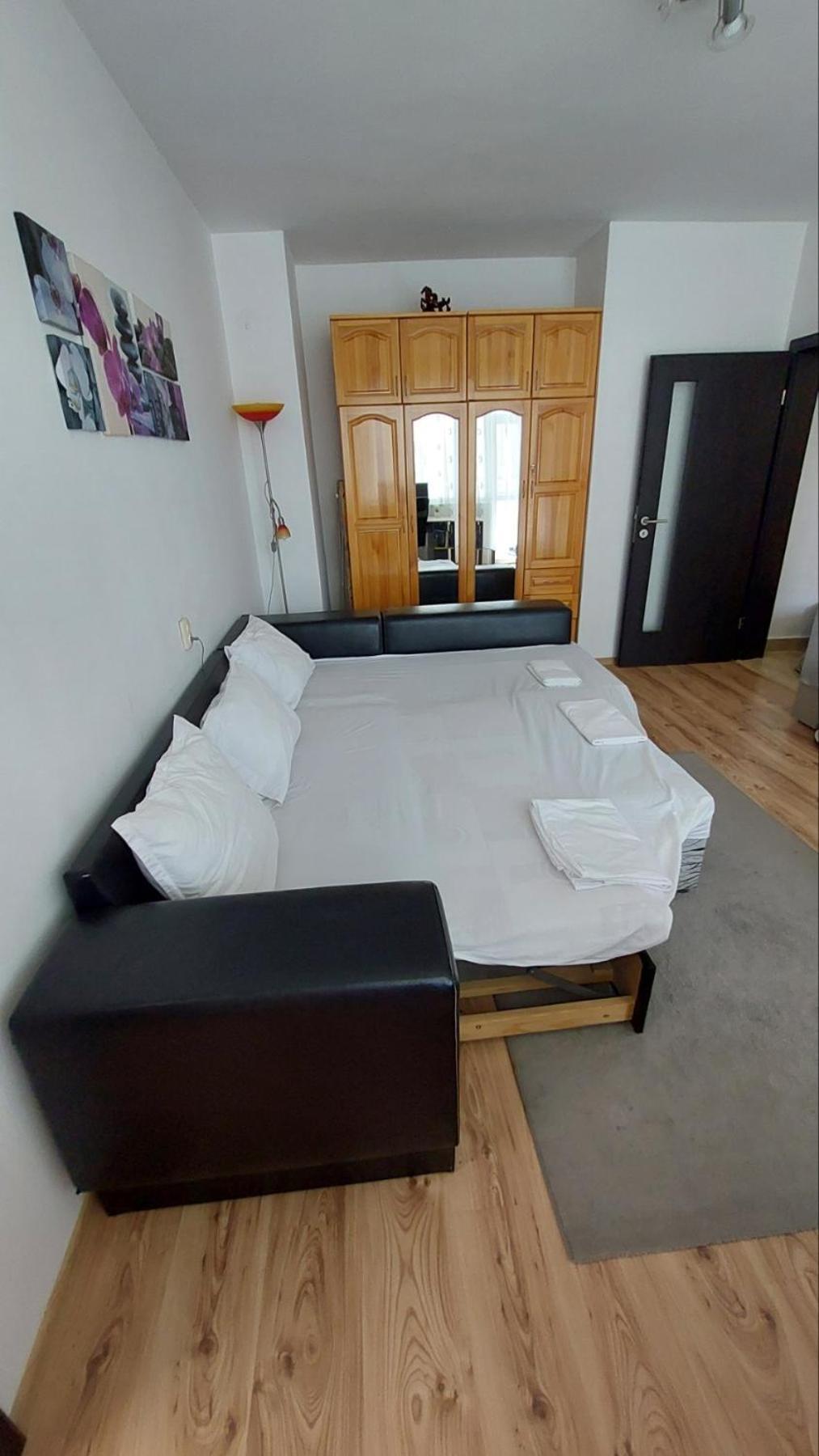 3 Rooms Apartment, Top Center, 1St Floor, Aubg, Free Parking, Pc I5 Ssd, 3 Led Tvs 200 Channels, Wifi, Terrace, Easy-Late Check-In, Stay Before Greece Blagoevgrad Esterno foto