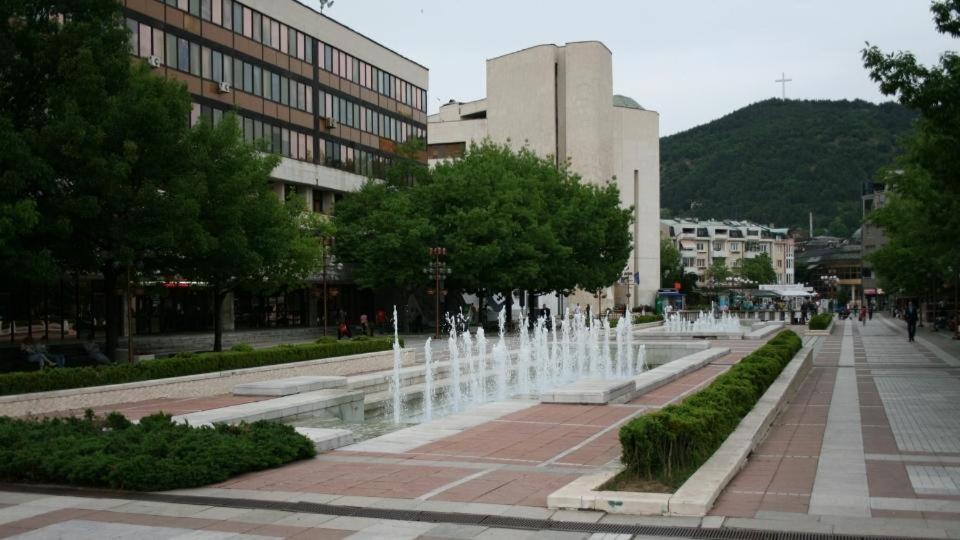3 Rooms Apartment, Top Center, 1St Floor, Aubg, Free Parking, Pc I5 Ssd, 3 Led Tvs 200 Channels, Wifi, Terrace, Easy-Late Check-In, Stay Before Greece Blagoevgrad Esterno foto