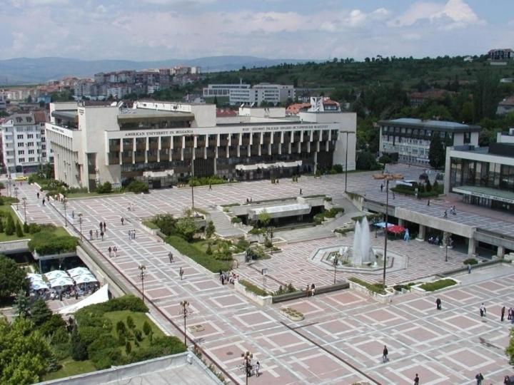 3 Rooms Apartment, Top Center, 1St Floor, Aubg, Free Parking, Pc I5 Ssd, 3 Led Tvs 200 Channels, Wifi, Terrace, Easy-Late Check-In, Stay Before Greece Blagoevgrad Esterno foto