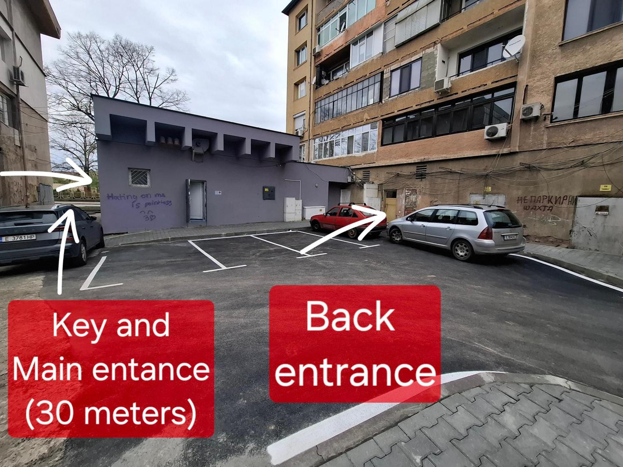 3 Rooms Apartment, Top Center, 1St Floor, Aubg, Free Parking, Pc I5 Ssd, 3 Led Tvs 200 Channels, Wifi, Terrace, Easy-Late Check-In, Stay Before Greece Blagoevgrad Esterno foto